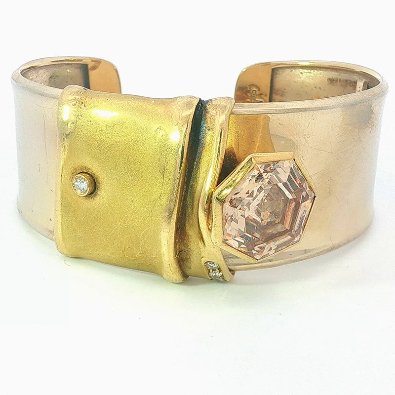 Misani 18K Yellow Gold Cuff Bracelet with Septagonal-Cut Topaz